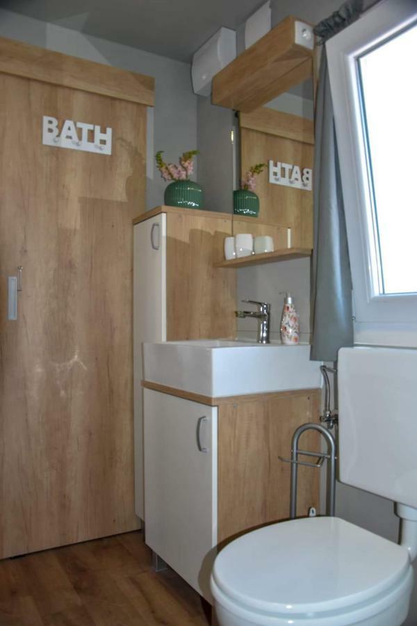 Mobile Home Laura Tisno Eksteriør billede