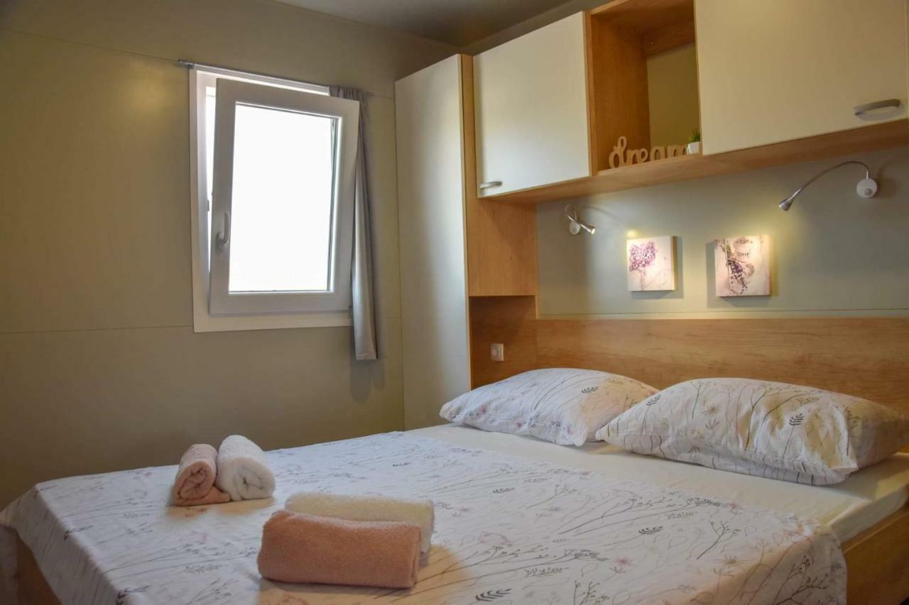 Mobile Home Laura Tisno Eksteriør billede