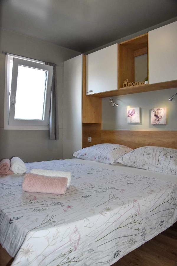 Mobile Home Laura Tisno Eksteriør billede